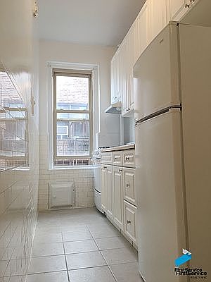 5th image of 3900 Greystone Ave APT 22E