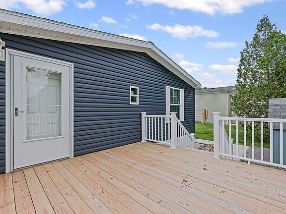 Exterior Image-3-Mansion 203 Fohl Village