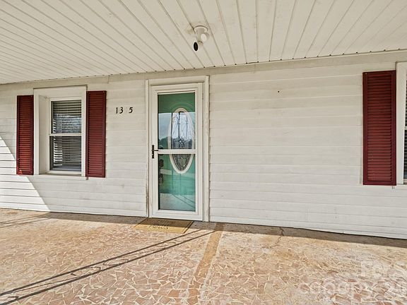 3rd image of 1315 Lithia Springs Rd