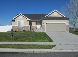 1449 N 2700 W, Clinton, UT 84015