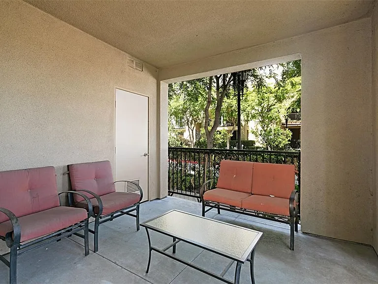 2266 Watermarke Pl — Photo 20