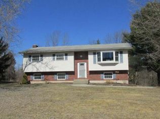 204 Azalea Rd, Brodheadsville, PA 18322