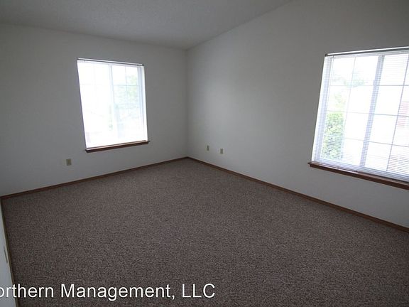 5th image of 2202 Meadowland Dr #101