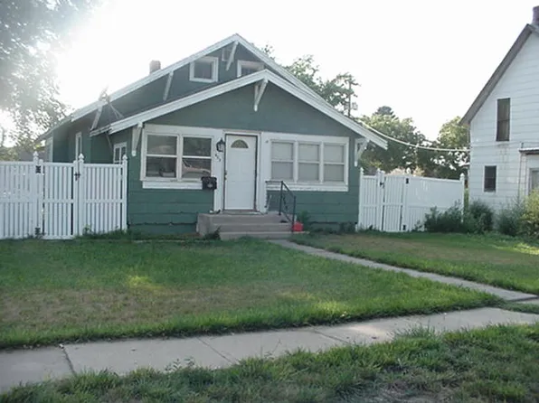 423 Hudson Ave, Oakley, KS 67748