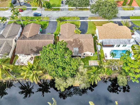 3rd image of 11020 NW 20th Court
