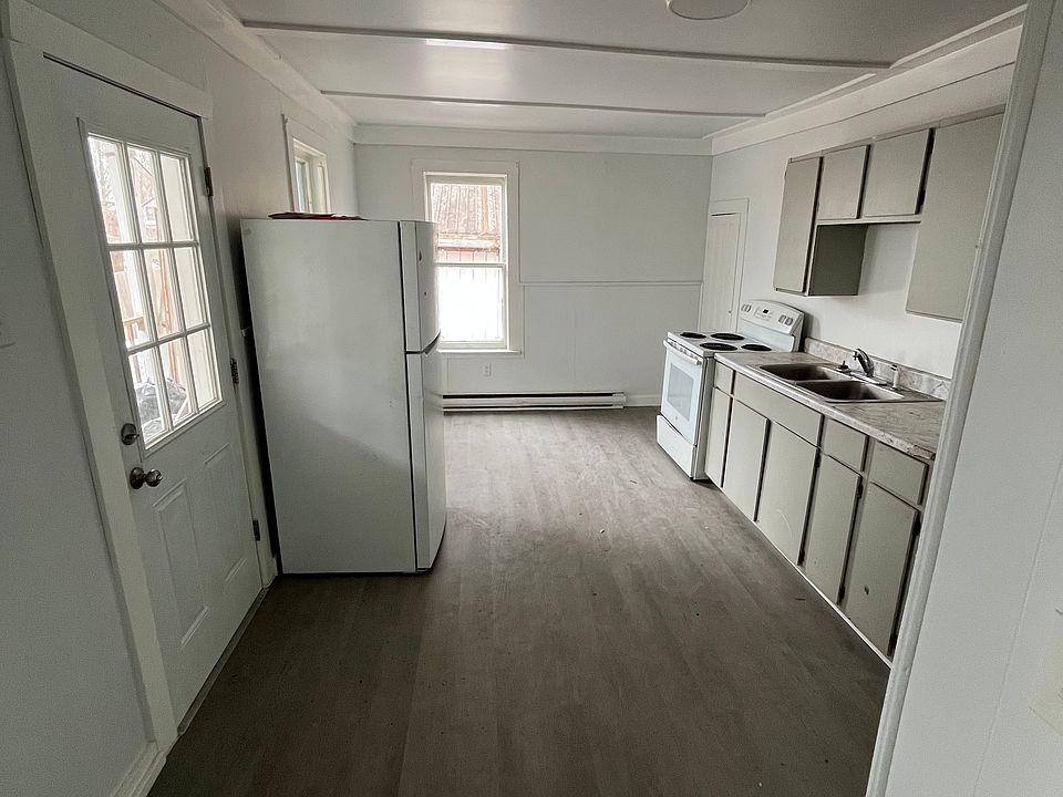 1st image of 23 William St Unit 1