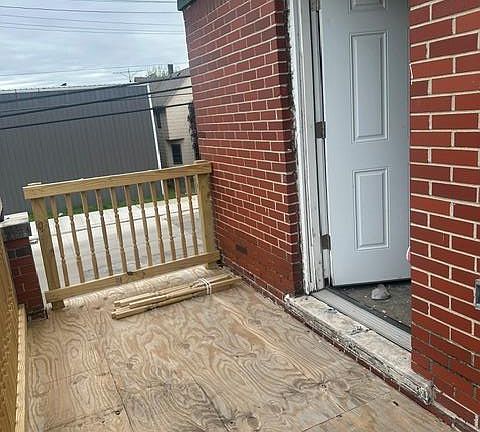 3rd image of 338 Richter St