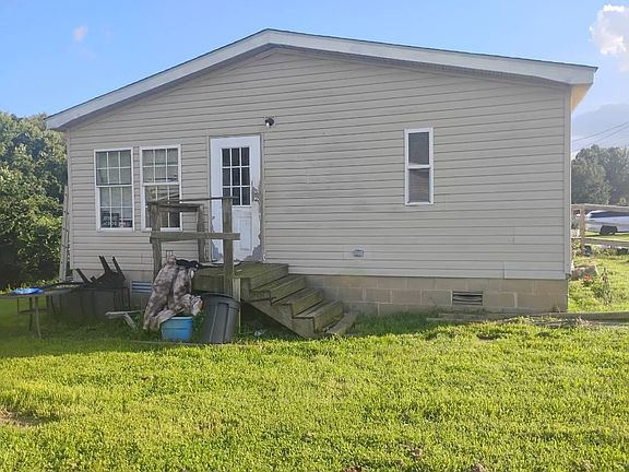 3rd image of 217 Lakeshore Dr