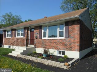 24 Dandridge Dr, New Castle, DE 19720