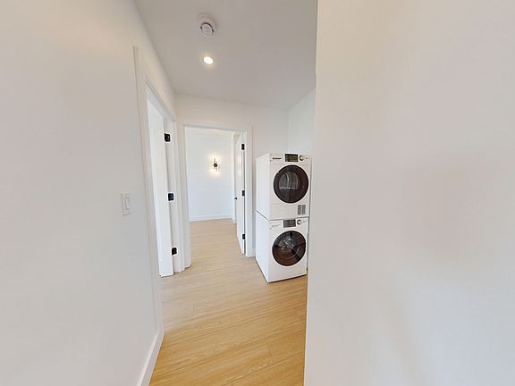 4th image of 139 Erasmus St #5B