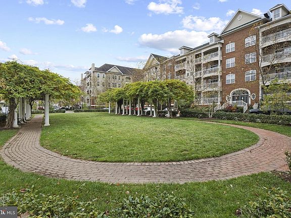 2nd image of 5112 Donovan Dr APT 305