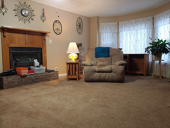 2nd image of 102 Deepwood Ct