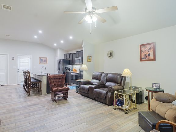 5th image of 6821 39th St