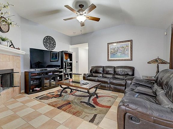 3rd image of 3028 Caballero Cir