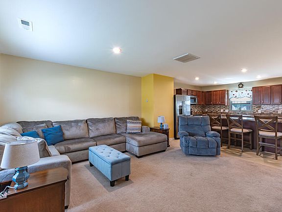 3rd image of 108 Highcreek Dr
