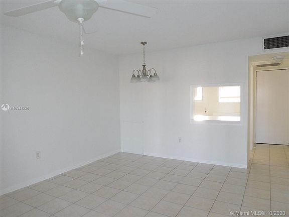 4th image of 20200 NE 27th Ct APT 18