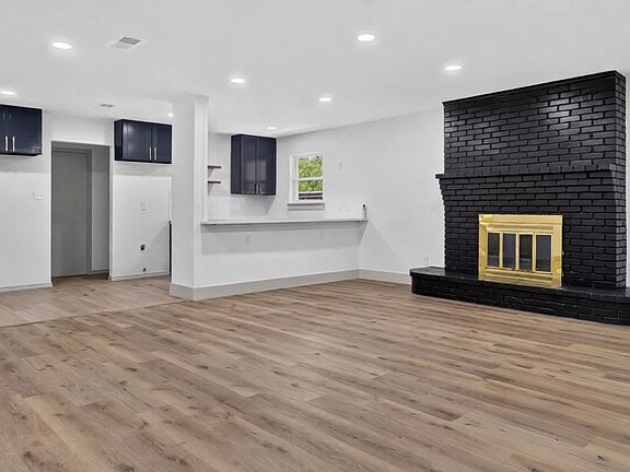 5th image of 3811 Ovid Ave