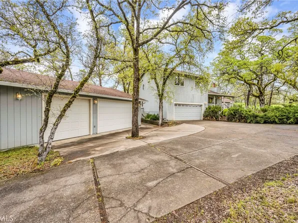 17516 Meadow View Dr, Hidden Valley Lake, CA 95467