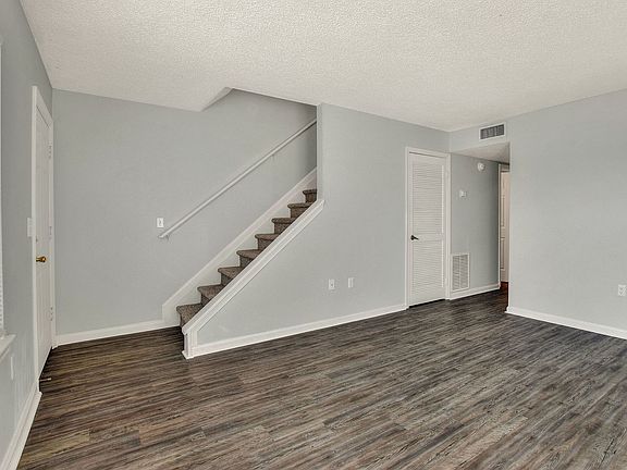 5th image of 1860 Avenue Q SW
