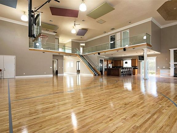 5th image of 2827 Medinah Cir