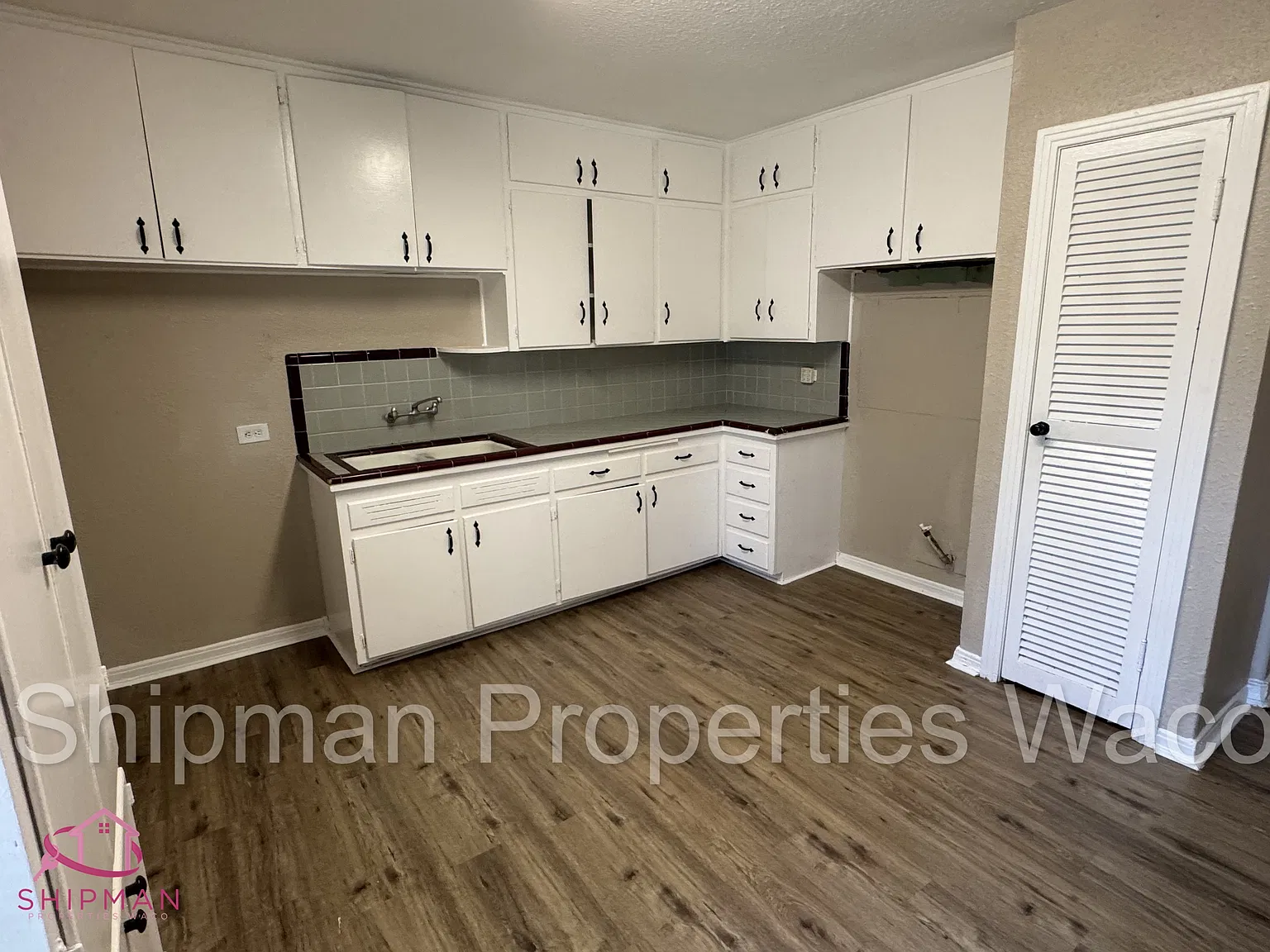 3811 Parkwood St - 1 — Photo 3