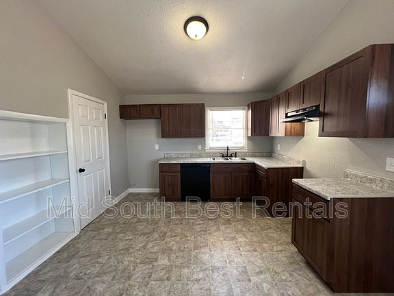 3rd image of 4613 Newton Dr S