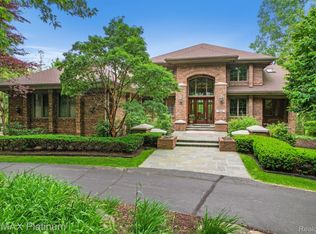 5502 Arbor Bay Dr, Brighton, MI