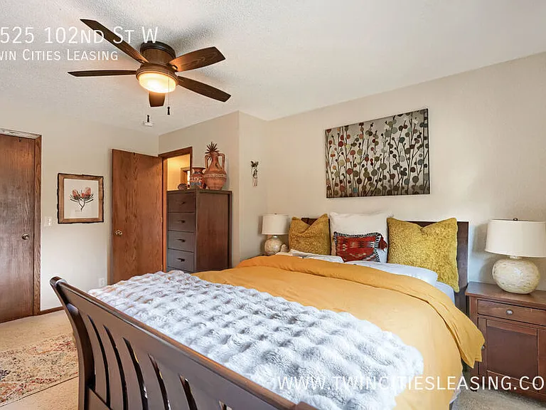 7525 W 102nd St — Photo 14