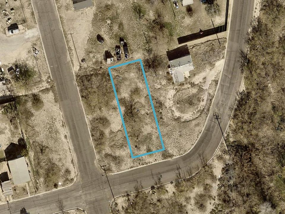 1st image of 902 NW 1st St