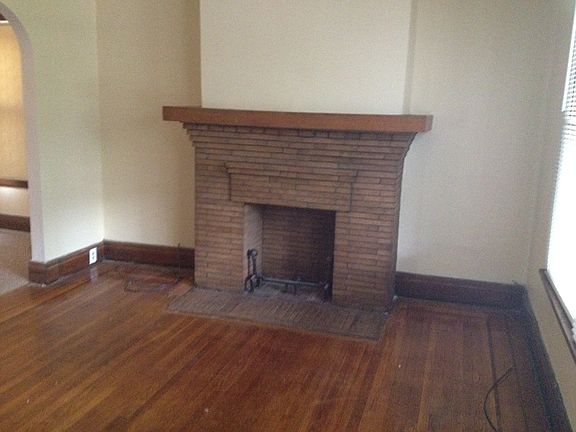 3rd image of 187 Goulding Ave