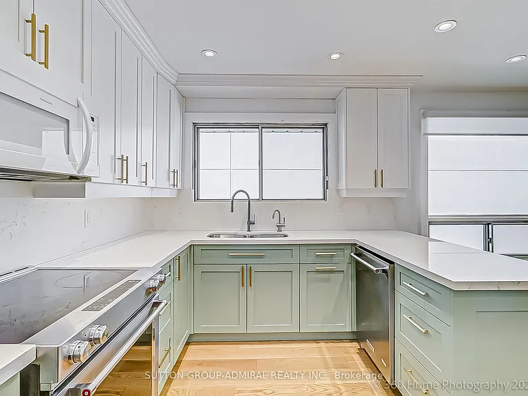 47 Waterloo Ave — Photo 28