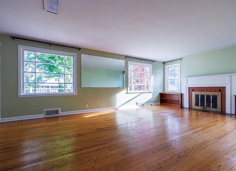 107 Woodlawn Ter — Photo 4