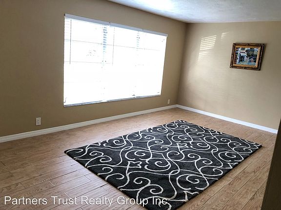 5th image of 2932 Pinecrest St