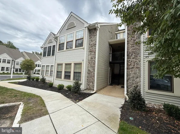 46 Chelmsford Ct, Marlton, NJ 08053