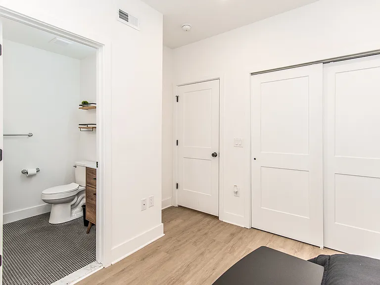 2435 W Master St #1A — Photo 5