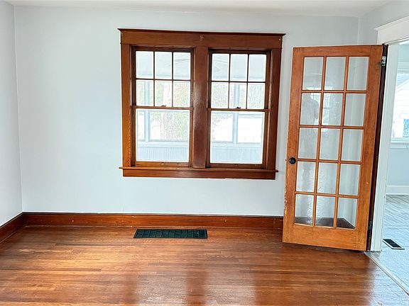 4th image of 100 Kimble Rd