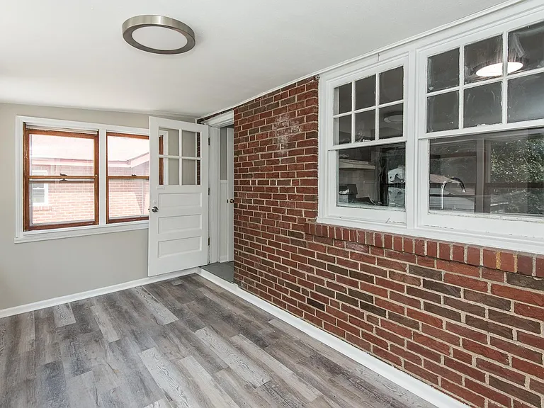 10116 Saint Katherine Ln — Photo 19
