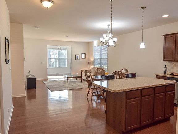 3rd image of 11913 Parsons Ct