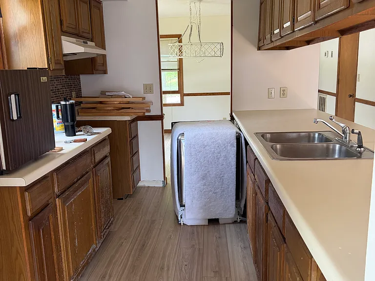 100 Hugh Ln — Photo 1
