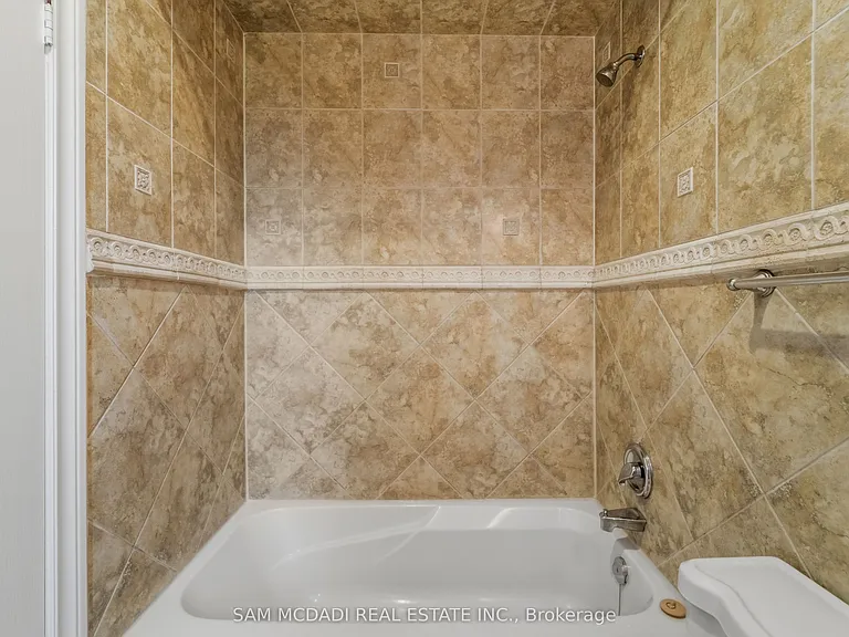 180 Bellwoods Ave #2 — Photo 15