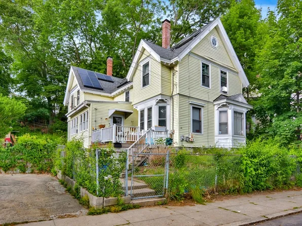 26 School St, Lawrence, MA 01841