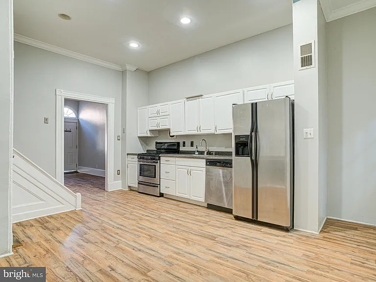 112 Fairmount Ave — Photo 1
