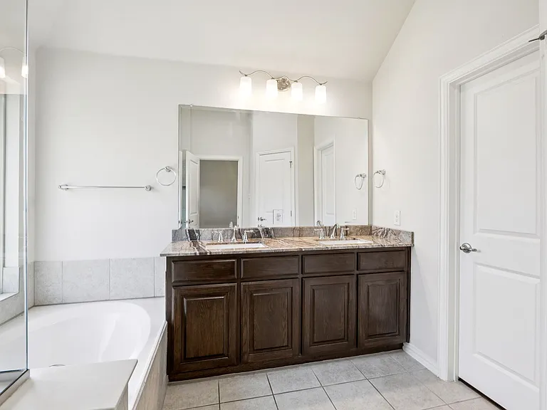 2317 Houston Dr — Photo 20