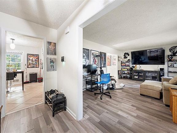 3rd image of 2311 Maryland Ct