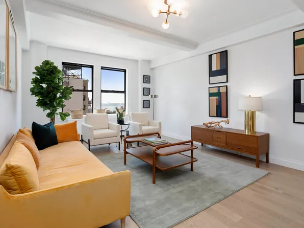 845 West End Avenue image 1 of 14