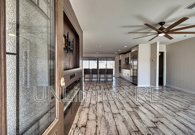 1435 Beefeater Dr — Photo 14