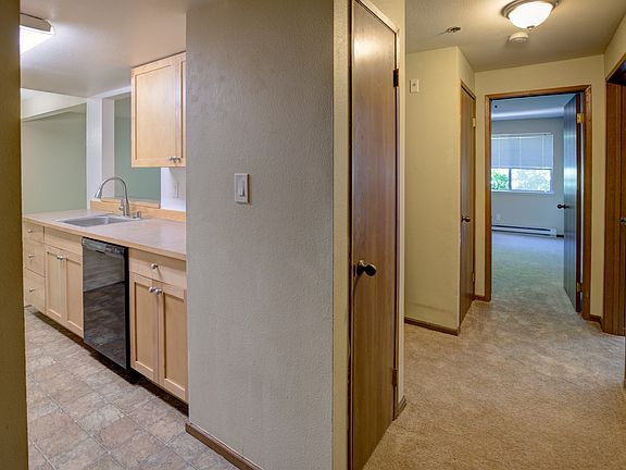5th image of 1522 NE 175th St Unit 211