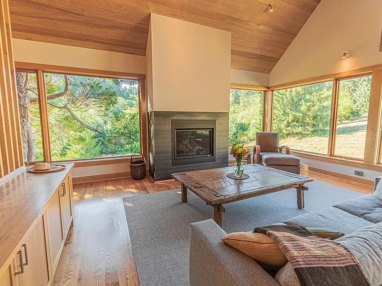 2156 N Three Rocks Rd — Photo 3