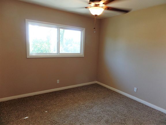 4th image of 1830 Birch Ave