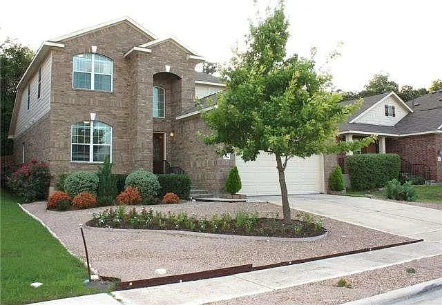 4 bed, 2.5 bath, 2454 sqft, $2,750 — Photo 2